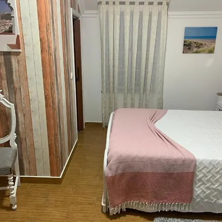 Moradia Ricardo - בית אירוח