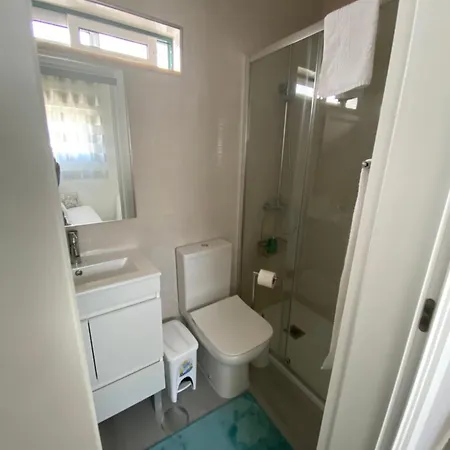 Moradia Ricardo - בית אירוח *